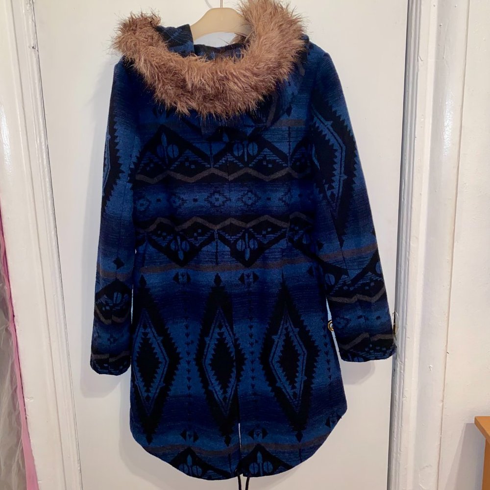 BB Dakota Bostwick Aztec Southwest Faux Fur Hooded Toggle Coat - Picture 3 of 4